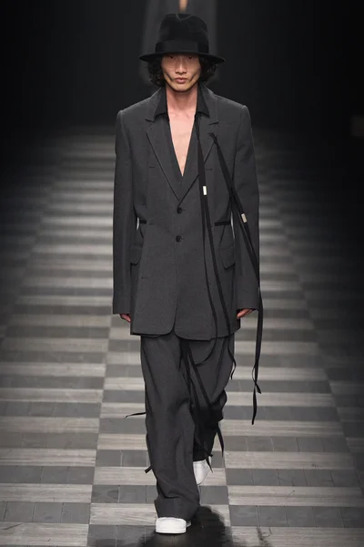 Look 29